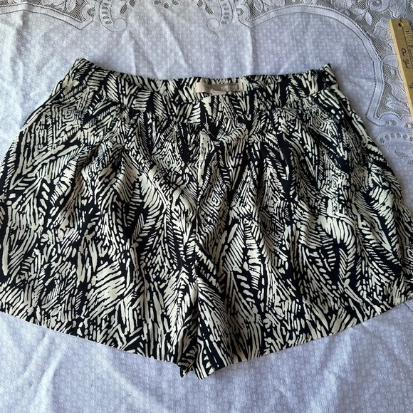 Forever 21 Black and White High Waist Shorts small - Picture 1 of 4